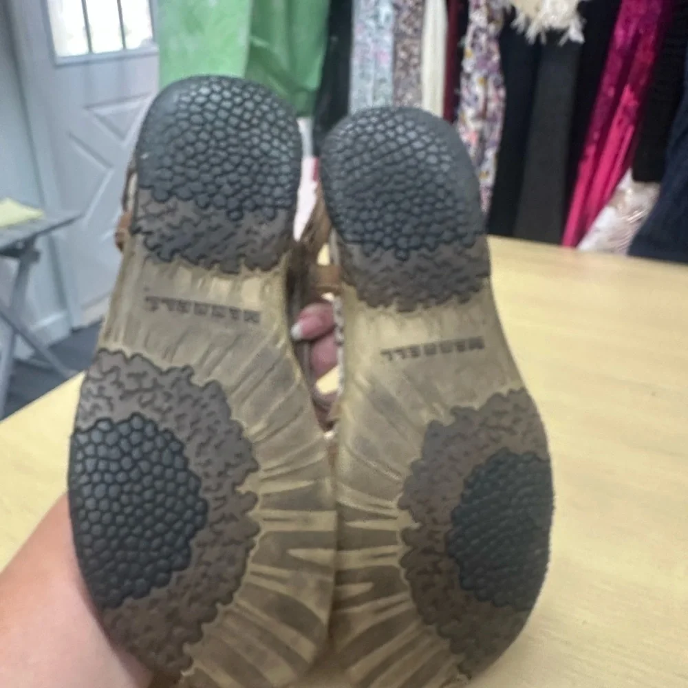 Women's Merrell Agave Brown and Tan Strappy Sandals Shoes Size 9 GUC